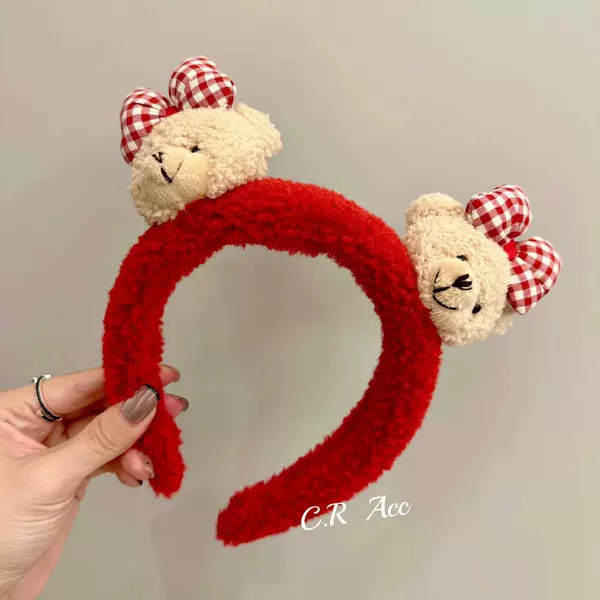 With bow, with little bears