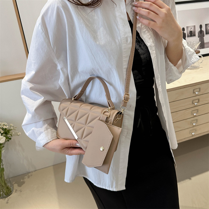 Bolso de diseño de nicho para mujeres 2024 nueva moda diamante mochila de hombro de textura de viajes bolso cuadrado