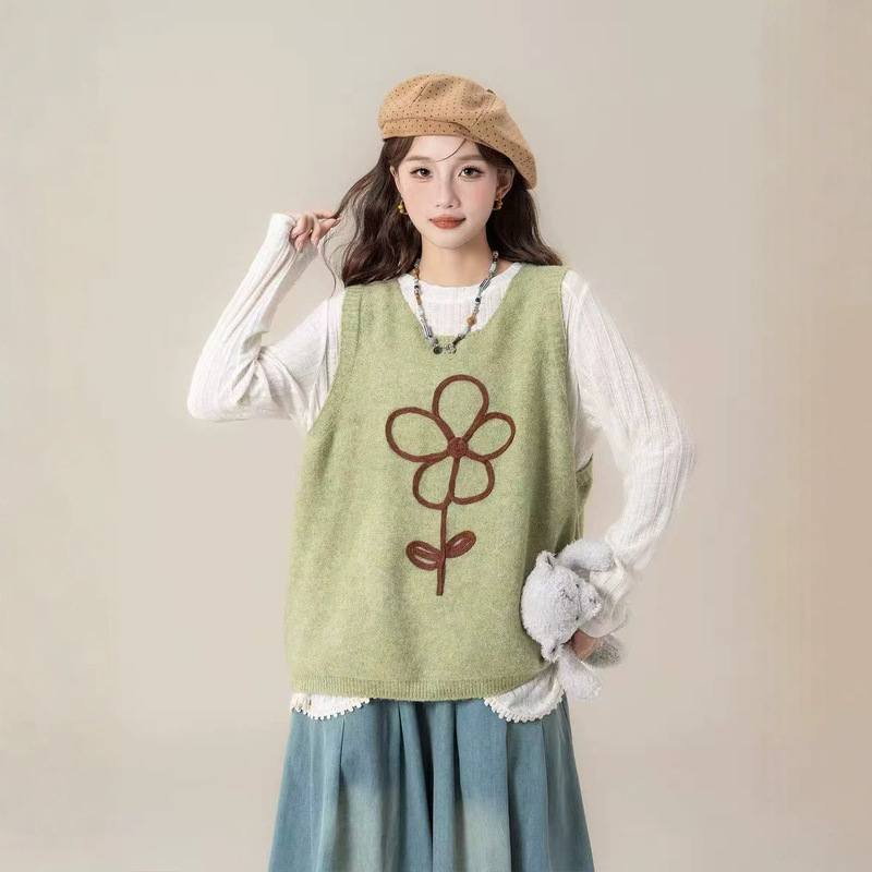 Japanese Mori Style Floral Jacquard Knitted Vest for Women, New Spring and Autumn Style, Layered Loose-Fitting Artistic Mori Style Outfit, Vest Wholesale