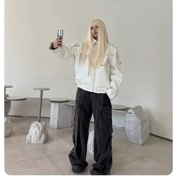 ragazzo in pelle alla moda per uomo, stile di strada europeo e americano autunnale, design di nicchia per moto J, pantaloncini di marca alla moda_voghion.com