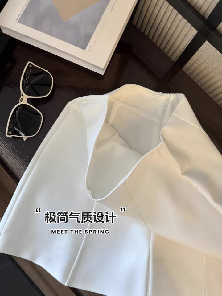 Quần short nữ cạp cao ống thẳng chữ A tối giản, dáng ôm tôn dáng — Màu trắng, Màu xám, Màu đen