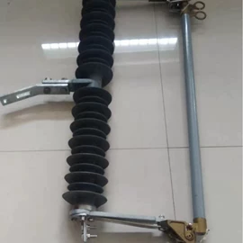 隔离开关;绝缘子;绝缘套管