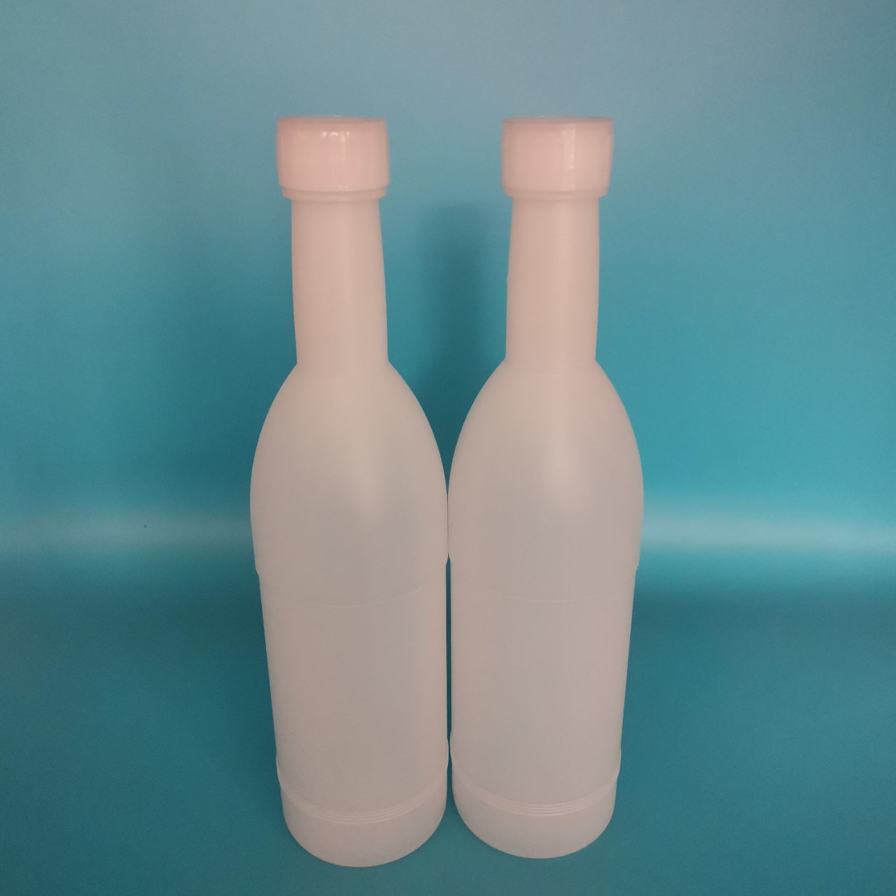 厂家供应500ml牛用口服液瓶 长颈喂牛用口服液塑料瓶兽药补钙液体