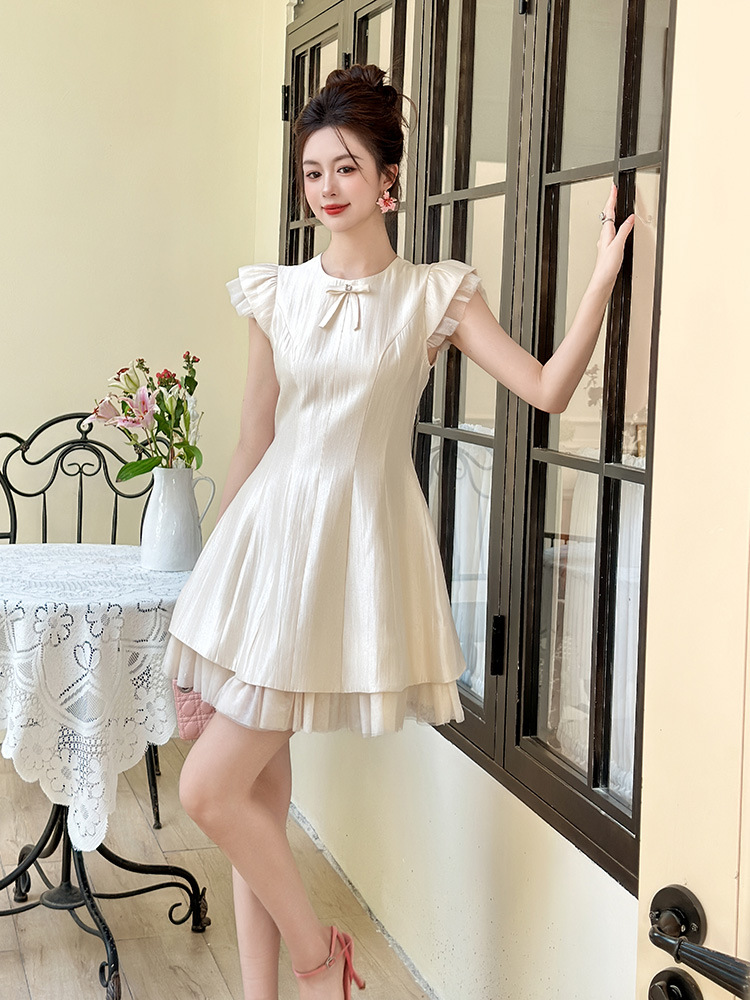 Váy chữ A phồng tay ngắn thắt eo nơ kiểu Pháp — Kem mơ