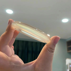 天然の氷種のマダガスカルの馬の材料の薄い色のシャンパンの金の細い金の瑪瑙の玉髄の高氷のブレスレットの正圏の女性の金