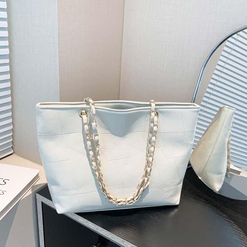 Nieuwe gepersonaliseerde handtas voor vrouwen, grote capaciteit enkele schoudertas, modieuze en eenvoudige ketting onder de oksel_voghion.com