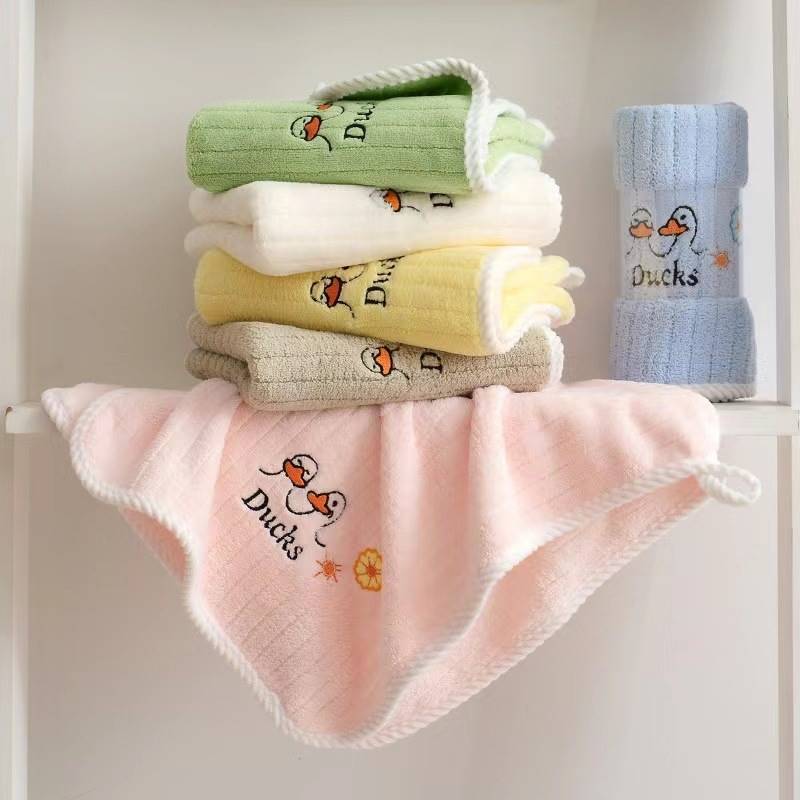白鳥の子供用タオルの純綿は吸水して毛を拭きません。|undefined