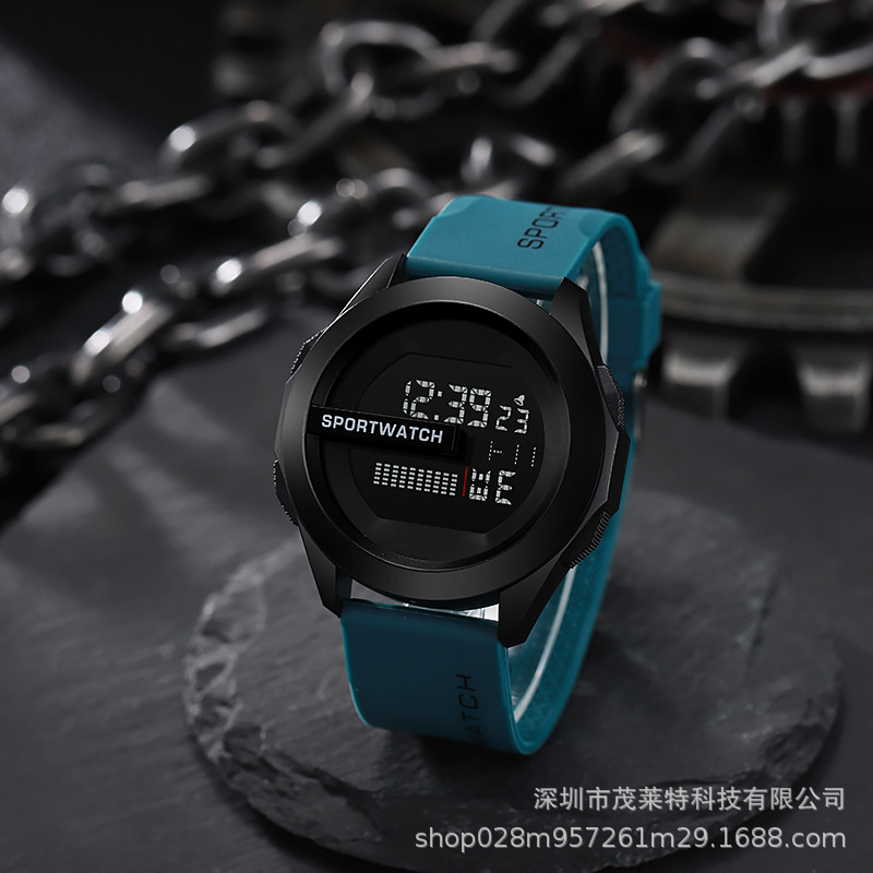 Comercio exterior nuevo reloj electrónico deportivo impermeable para hombres movimiento de luz fría de alta apariencia moda casual reloj al aire libre