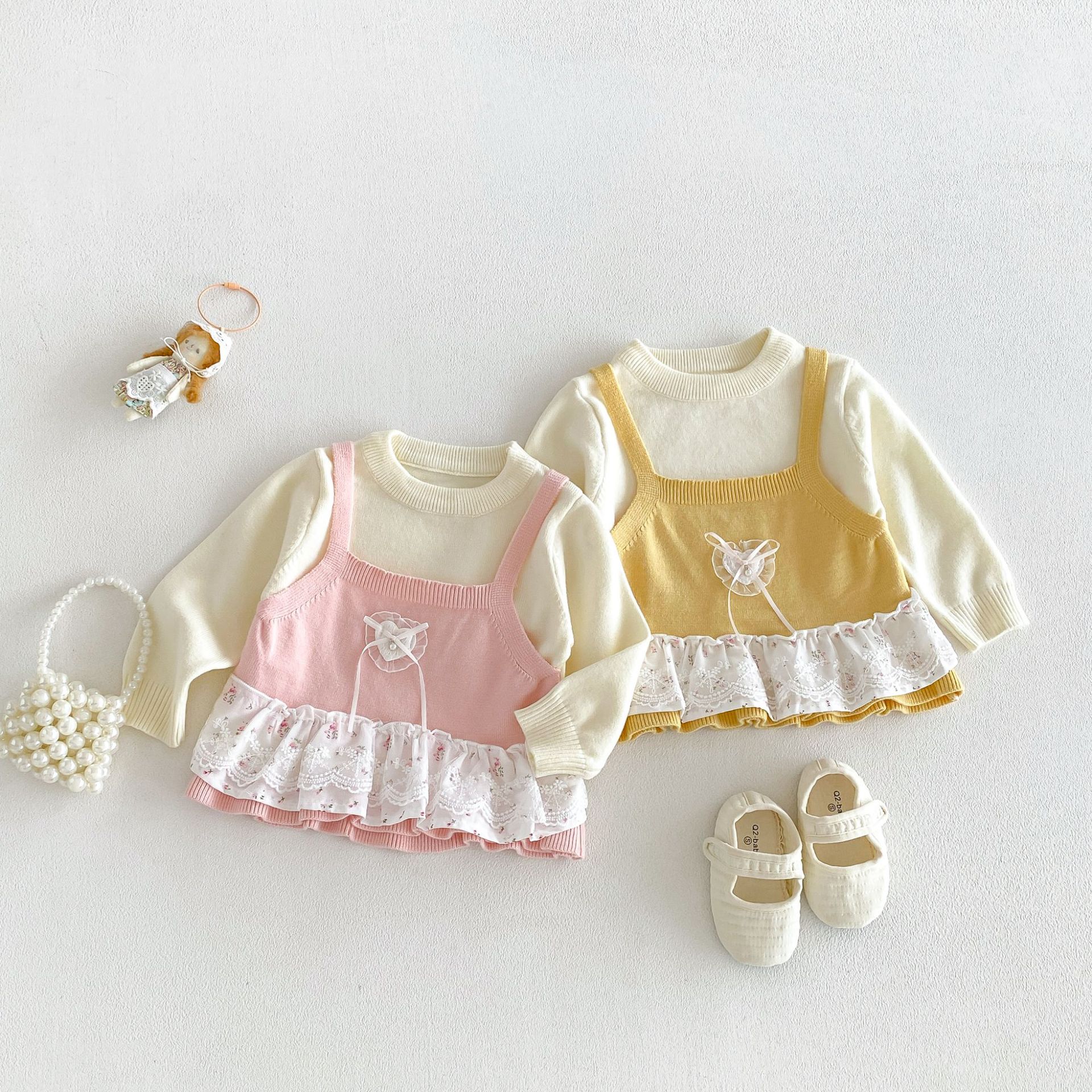 Girls' two-piece color-blocked lace round neck knit sweater, new autumn style, cute and stylish top/sweater for baby girls