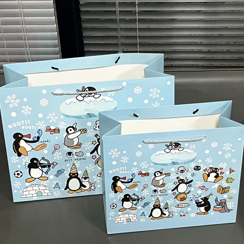 New penguin gift bag cute paper bag ins portable birthday gift packaging bag large thick shopping