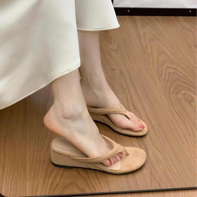 Red popularidad retrópolis talón slippery mujeres verano 2026 nuevo aumento de altura con falda slippery anti-deslizante