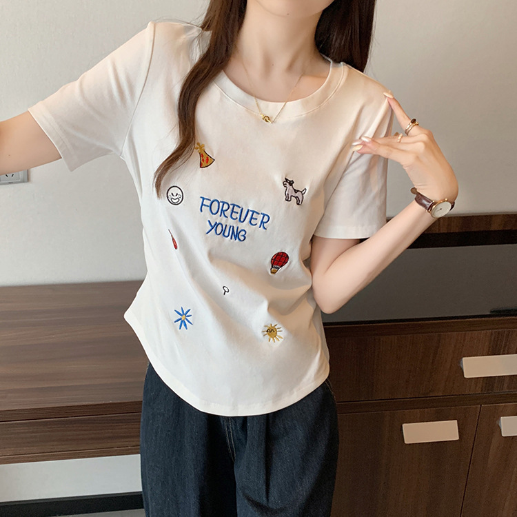 2025 夏の新スタイルファット mm 大きいサイズの女性の甘い刺繍漫画の文字湾曲したピンチウエスト半袖 T シャツ|undefined