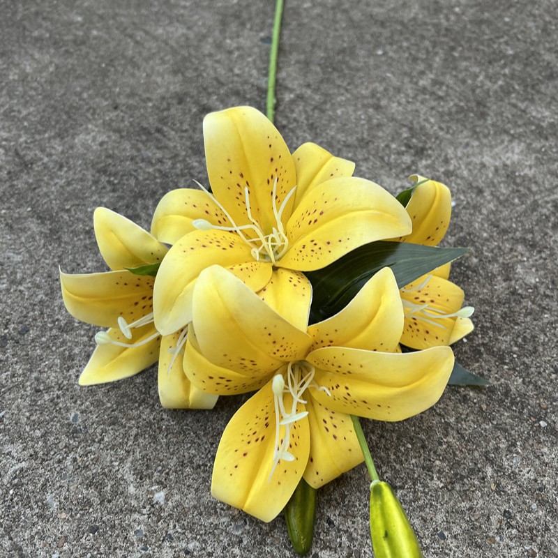 Nueva fábrica de flores artificiales de la boda amarillo leche amarillo limón amarillo fresco al aire libre Salón de la boda decoración flor falsa al por mayor
