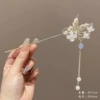 Golden Chinese hairpin pearl with tassels