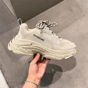 ����������ӵװٴ���Ů�����H�\���ϵ�Ь�羳