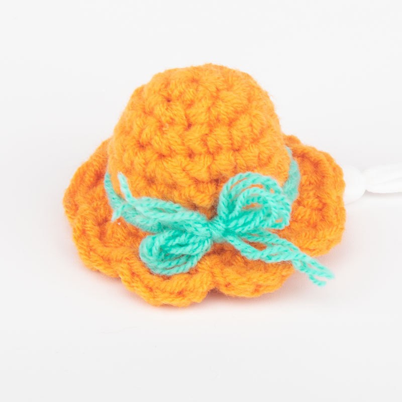 22. 오렌지 모자