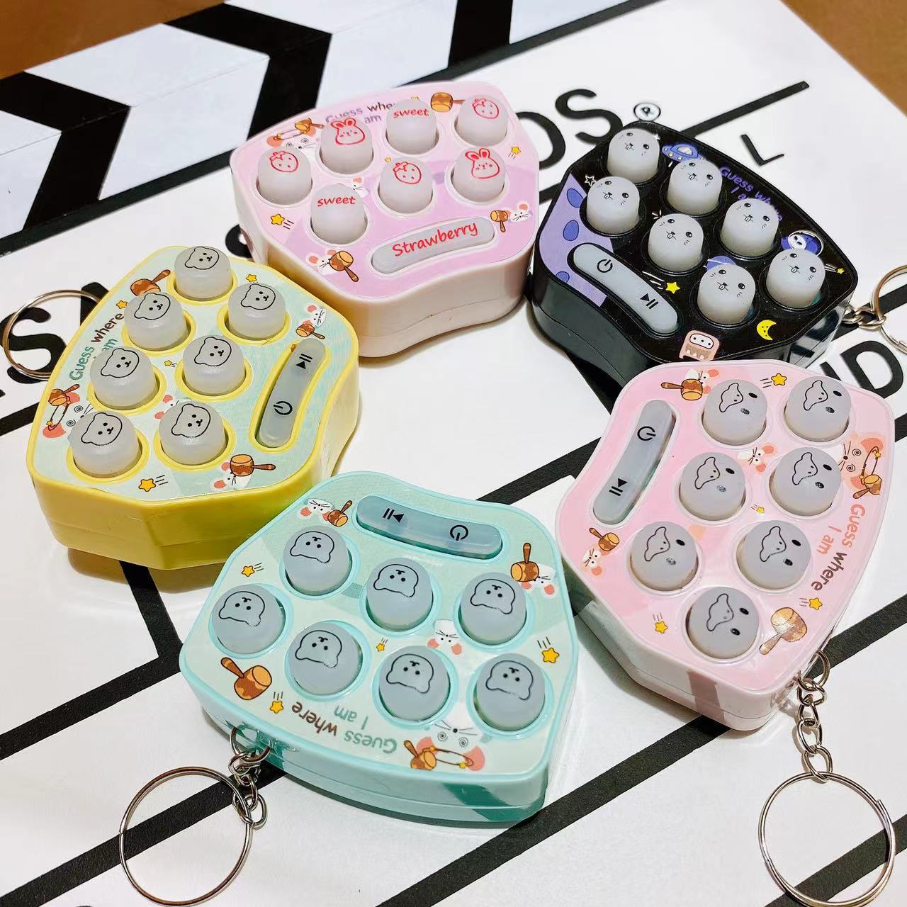 Lindo mini portátil topo juguete máquina de juego llavero lindo dibujos animados creativo función regalo adornos
