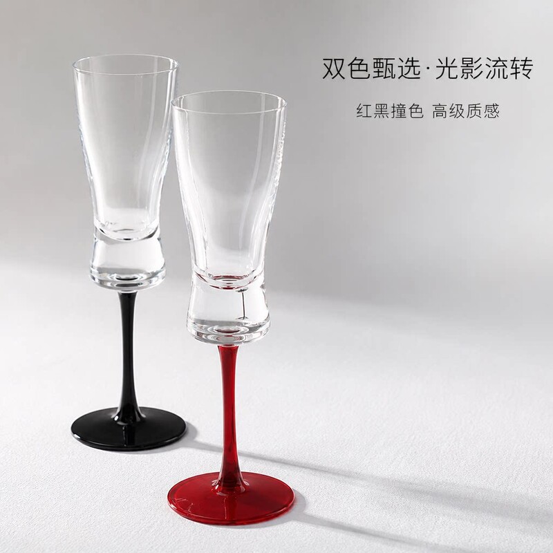 Trendy Instagram-style wine glasses, thick-walled, with colorful stems and black bottoms, cocktail glasses, glass wine glasses, and elegant champagne glasses, available for wholesale Trendy Instagram-style wine glasses, thick-walled, with colorful stems and black bottoms, cocktail glasses, glass wine glasses, and elegant champagne glasses, available for wholesale