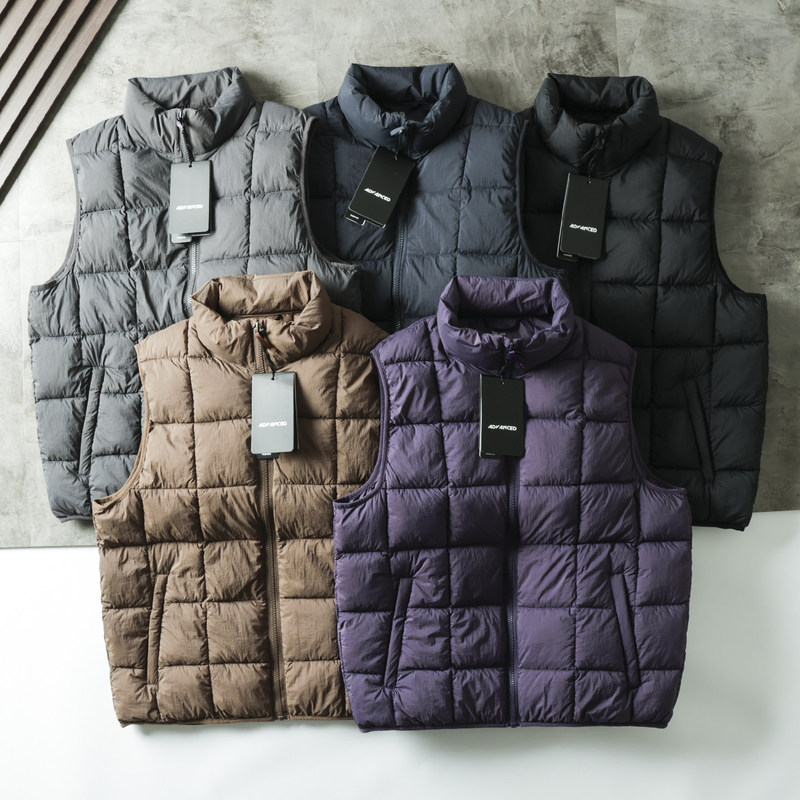 Unisex couple's style! Outdoor mountain-style autumn and winter fashion warm quilted stand-up collar checkered air cotton vest Unisex couple's style! Outdoor mountain-style autumn and winter fashion warm quilted stand-up collar checkered air cotton vest