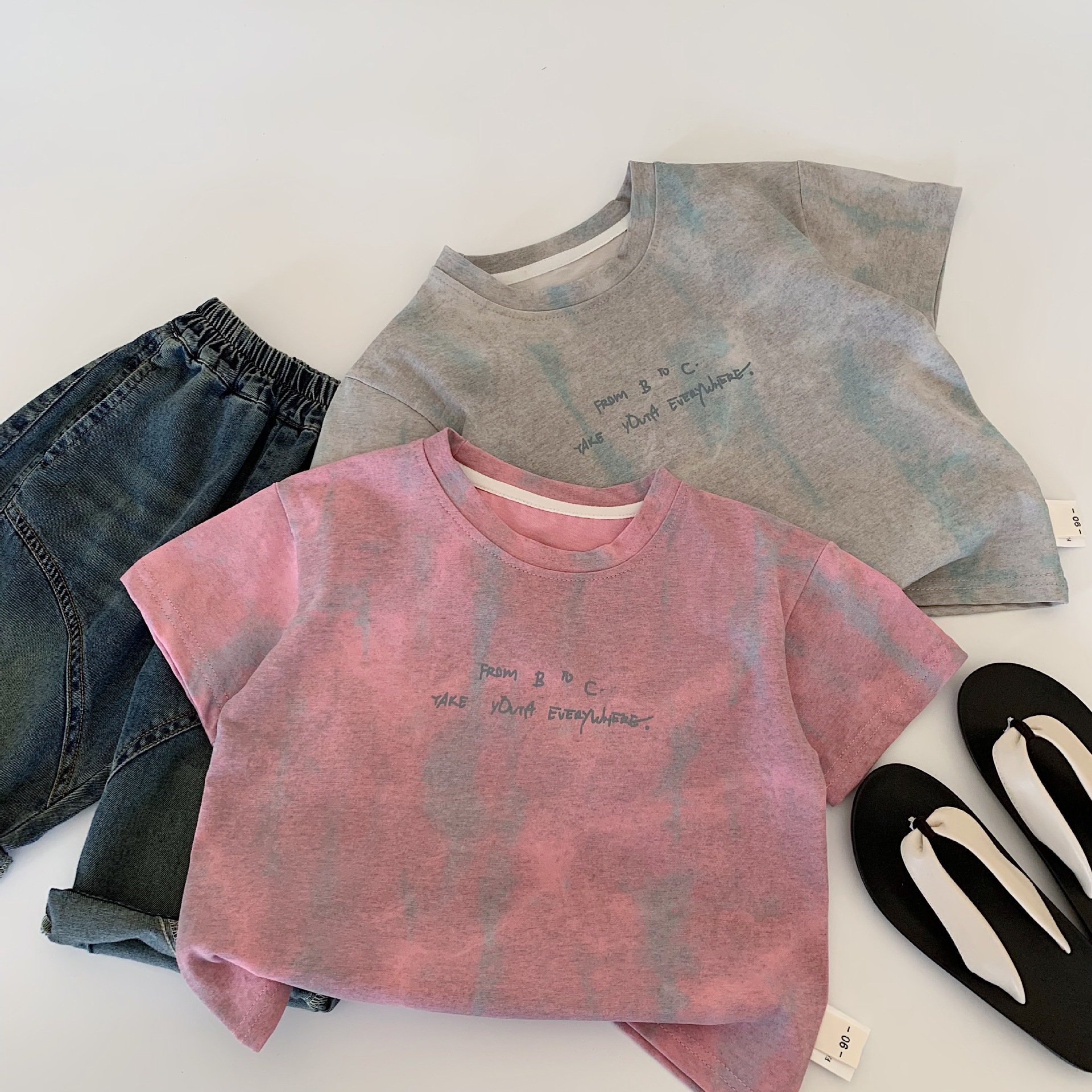 Camiseta de manga corta para niños Maibao 2025 nueva ropa de verano para niños, tops para niños, camisa de fondo para niños, tendencia al por mayor