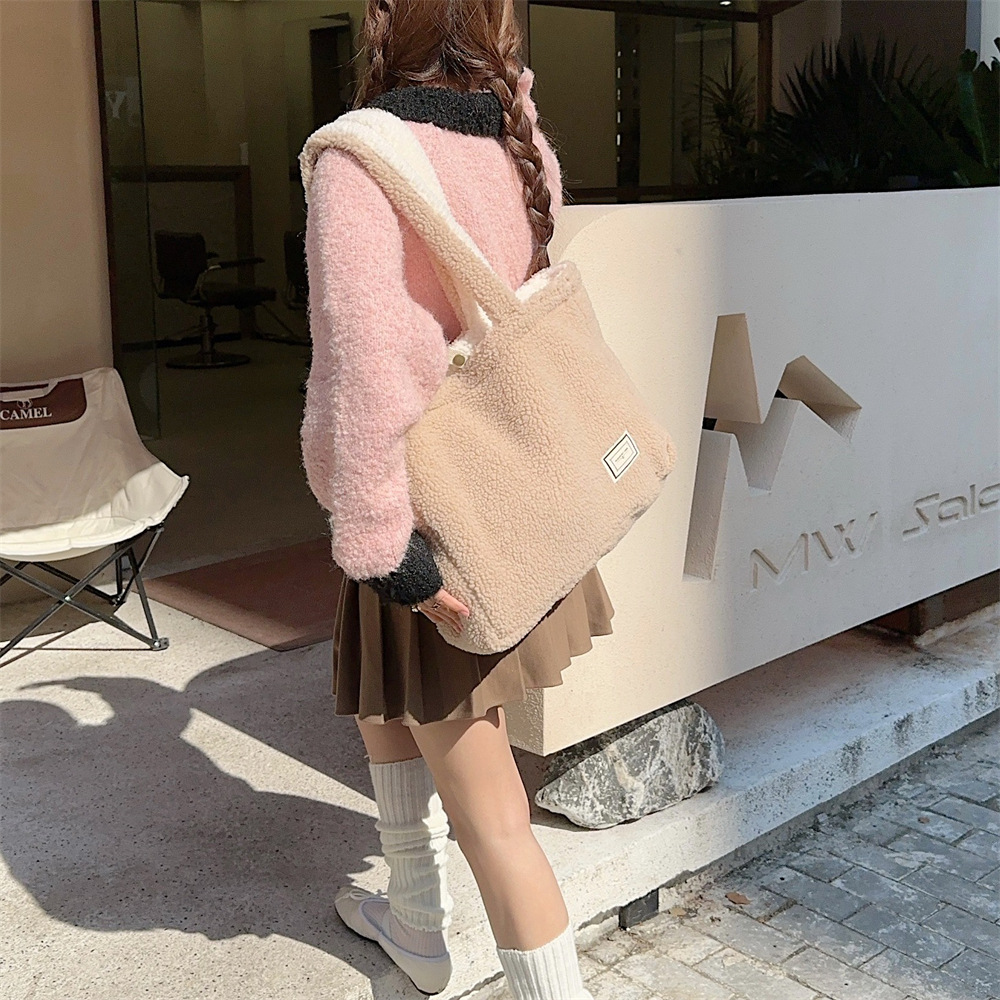 310232 Autumn and Winter Plush Bag for Women 2023 New style, front and back dual-purpose lambskin large capacity tote bag for single shoulder undefined