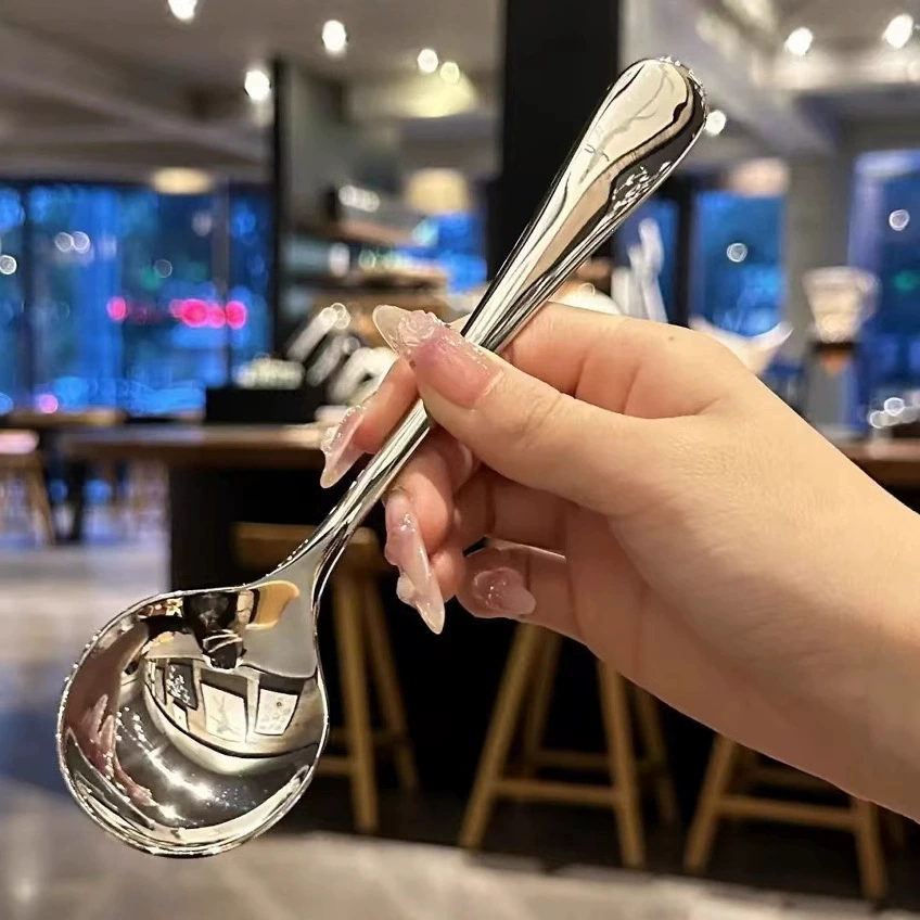 Ложка из нержавеющей стали для домашнего использования простой милый интернет красный еда для взрослых ложка креативная длинная ручка круглая ложка