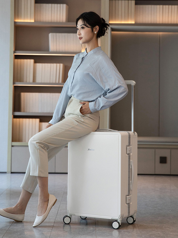 ファッショナブルなワイドトロリースーツケース、女性用大容量スーツケース、バウンスワイドポールパスワードボックス、学生ユニバーサルホイールインターネットセレブボックス|undefined