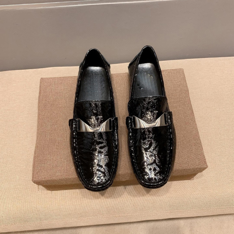 Zapatos de cuajada de cuero brillante, zapatos casuales de cuero de lujo ligero en relieve de tendencia para hombres, suela suave, cómodos zapatos perezosos de negocios de un solo pedal para hombres