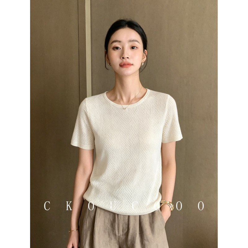 Rongtai Fishbone Pattern Seamless Tencel Knit Short-Sleeve T-Shirt for Women, Regular Shoulder, Round Neck, Slightly Sheer, Lightweight, Loose Fit Top Rongtai Fishbone Pattern Seamless Tencel Knit Short-Sleeve T-Shirt for Women, Regular Shoulder, Round Neck, Slightly Sheer, Lightweight, Loose Fit Top