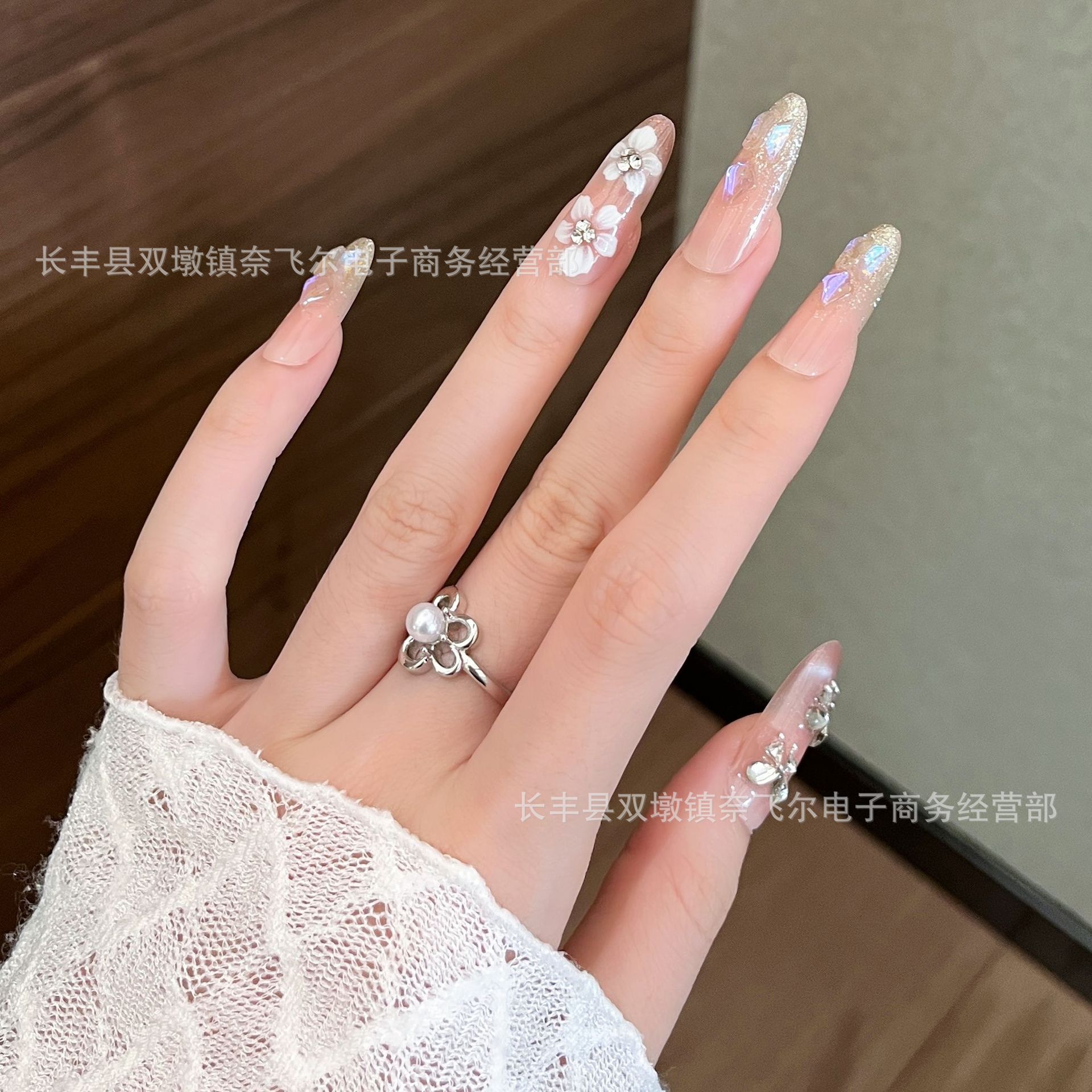 Manos portátiles hechos a mano Parche de uñas de longitud media Parche de uñas Parche de uñas portátil Parche de uñas estilo ins