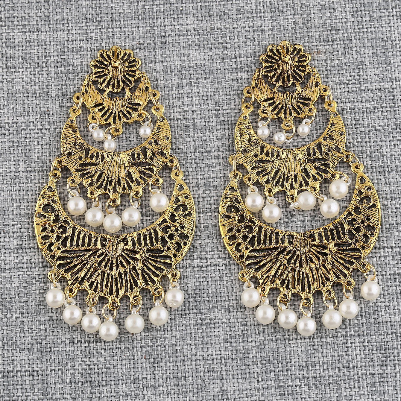 Wholesale Jewelry 1 Pair Ethnic Style Pearl Flower Alloy Chandelier Earrings display picture 5