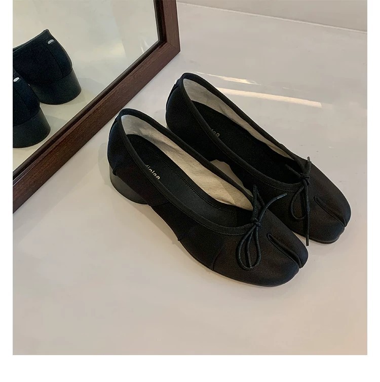 Black (satin thick heel)