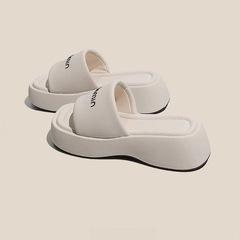 Ruo Jisong Thick Sole Diamond Letter Women's 2024 Summer New Beach High-End Casual Slippers