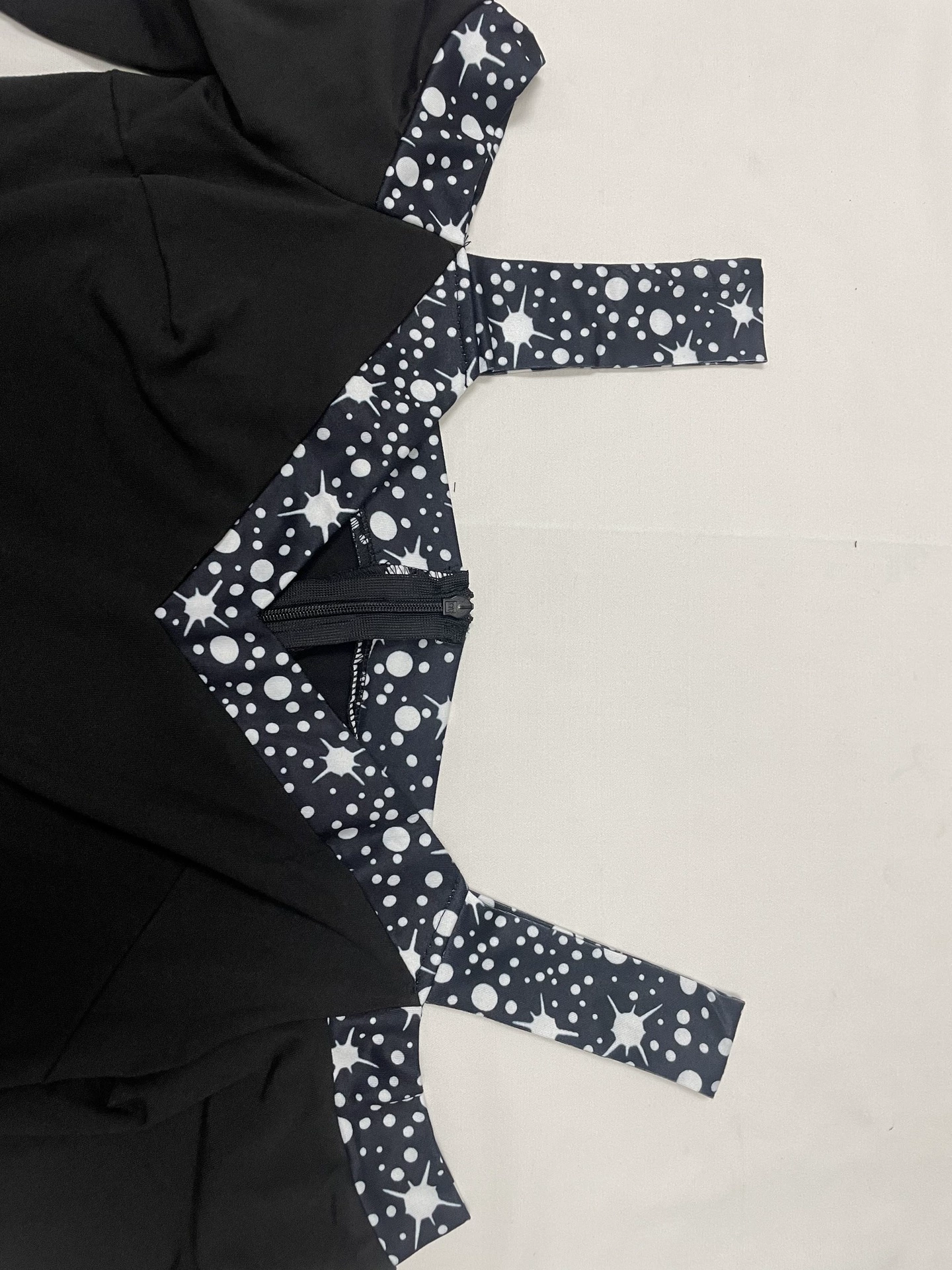 Платья летние? Actually it's jumpsuit. Let's craft translations.