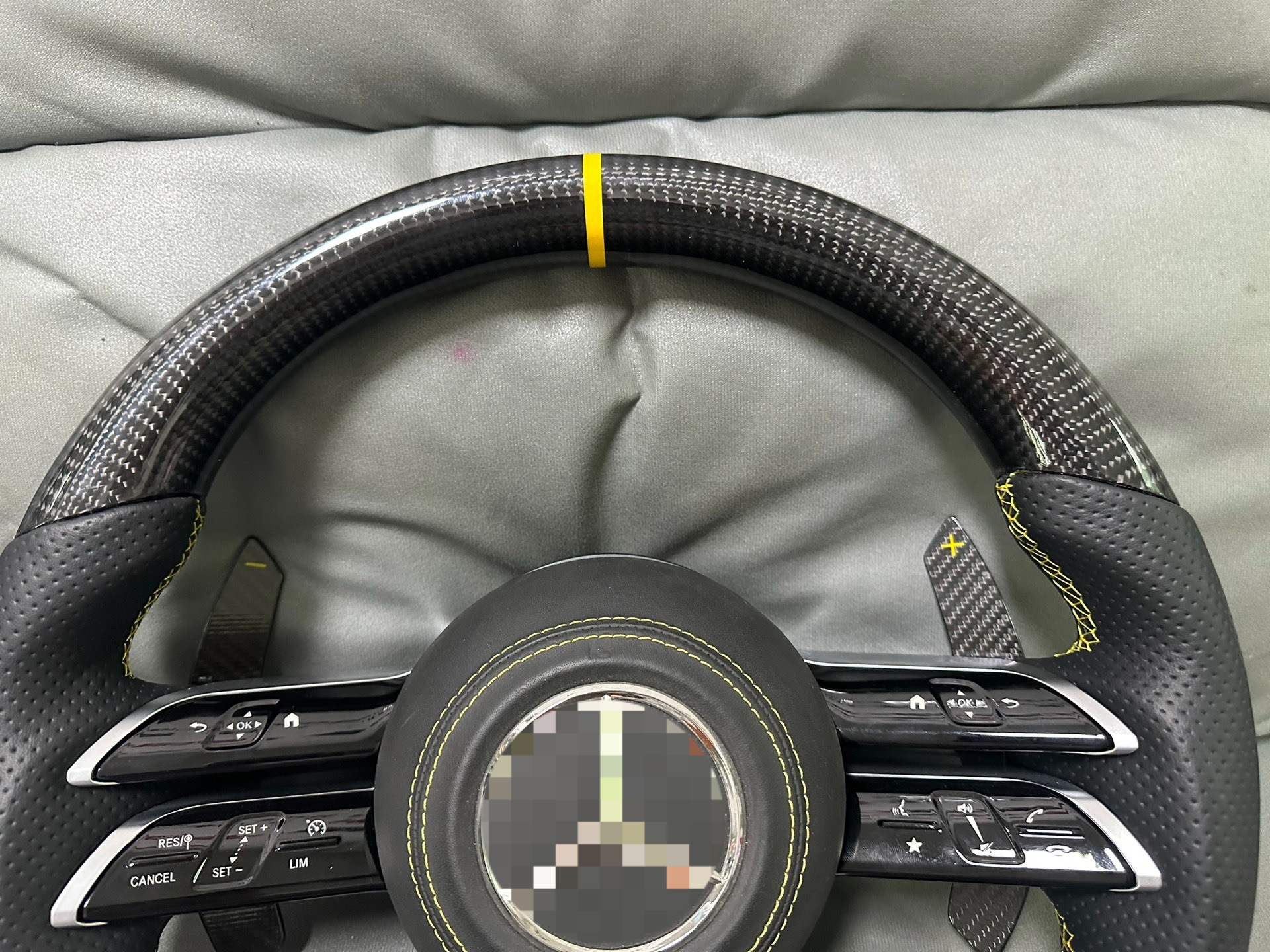 Suitable for Mercedes-Benz Dragonfly AMG steering wheel assembly, GLC260, GLB, E-Class, CLA, all older models upgraded to carbon fiber