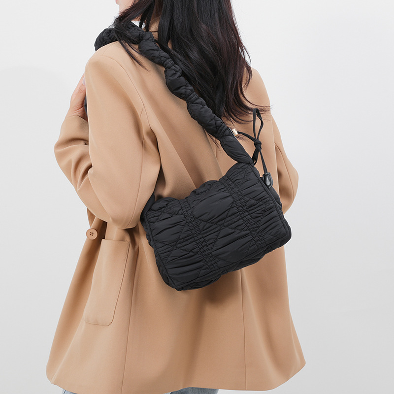 Bolso Bandolera Pequeño Fruncido de Nylon, Acolchado, para Uso Diario