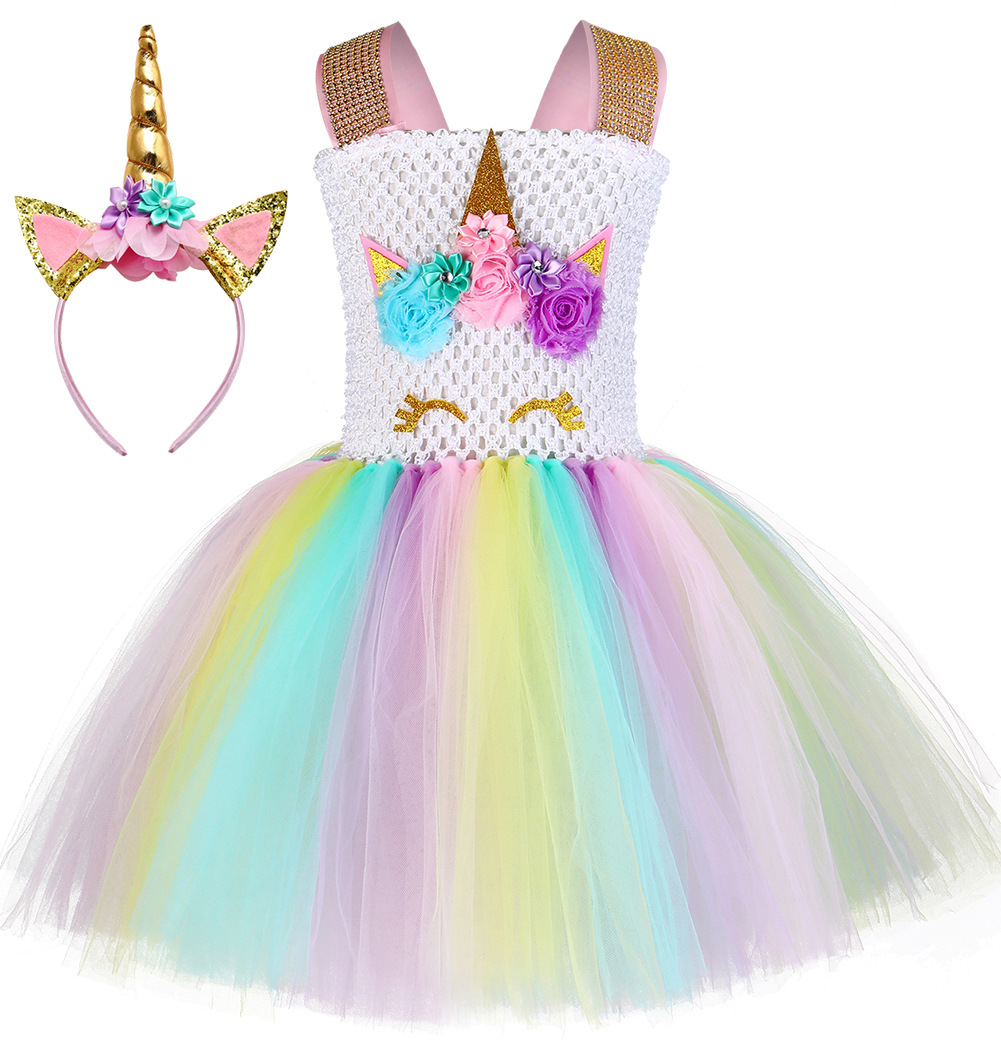 Белый единорог с тиарой