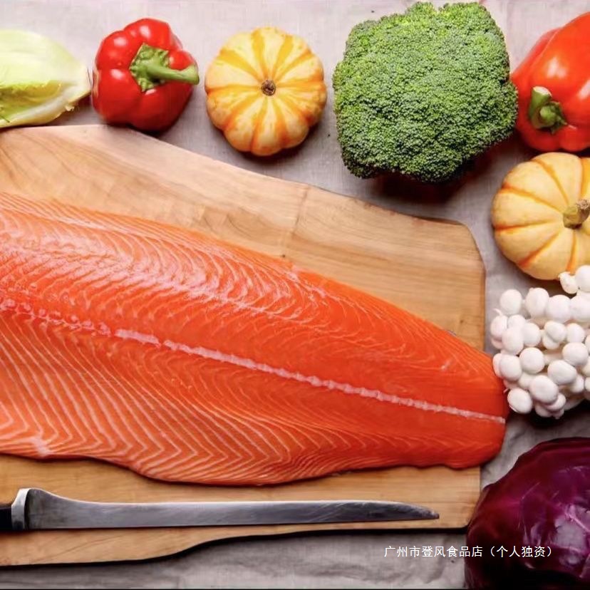 新鲜国产整条去内脏三文鱼冰鲜即食中段刺身开片寿司虹鳟包装整鱼