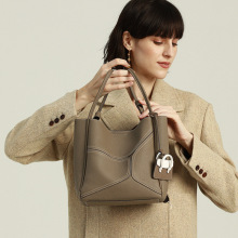 2025春夏斜挎大容量单肩牛皮手提包包女高级感通勤托特包真皮女包