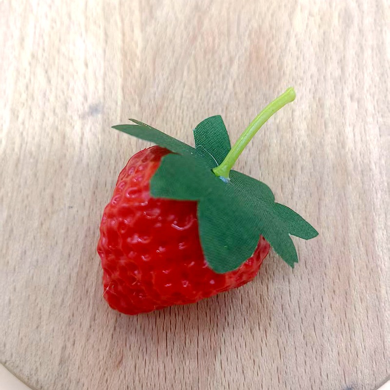 Plastic red strawberry type F