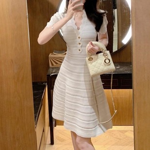 �羳Ů�bS���ļ��¿�С���Lᘿ�ȹŮV�I�U�մ�[ȹ�����@���B��ȹ