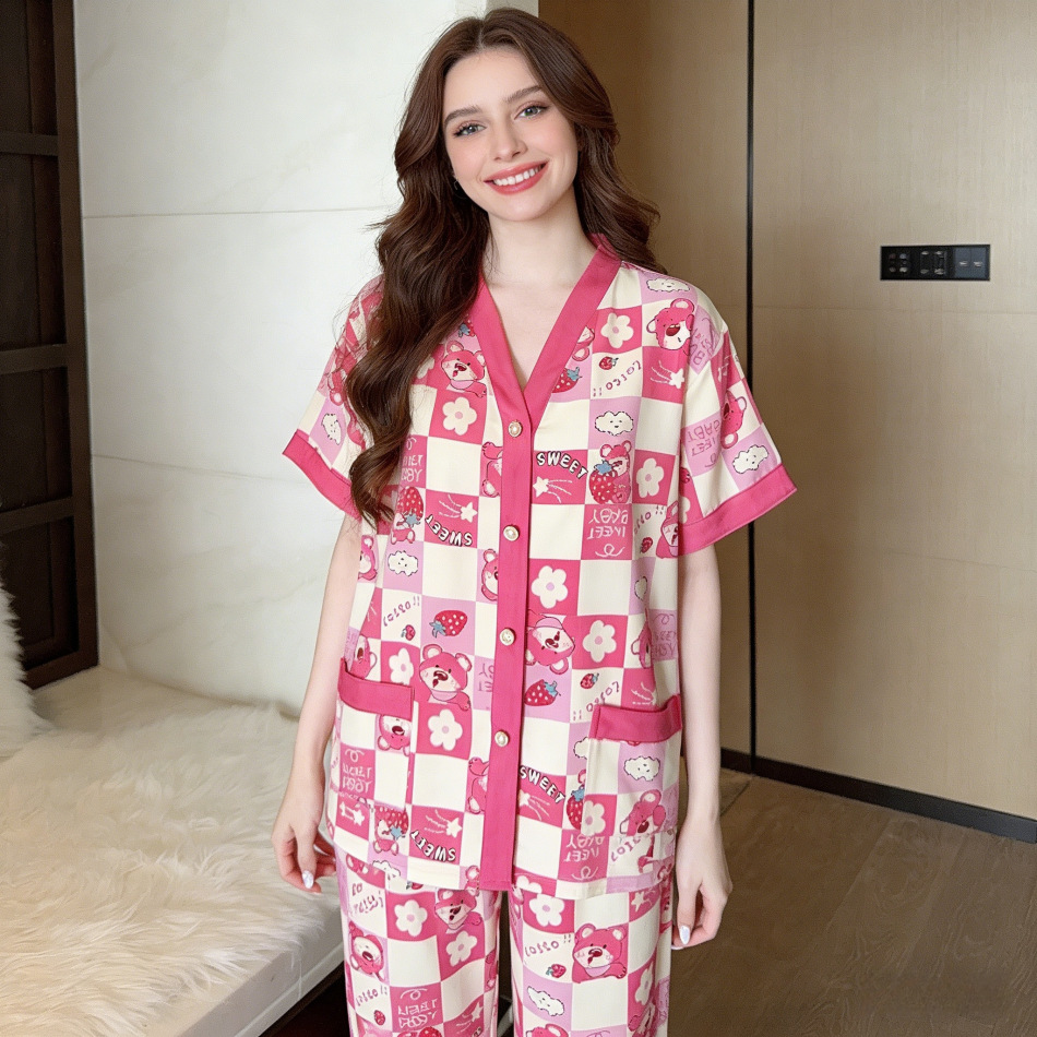 짧고 긴 장미빛 붉은 딸기곰