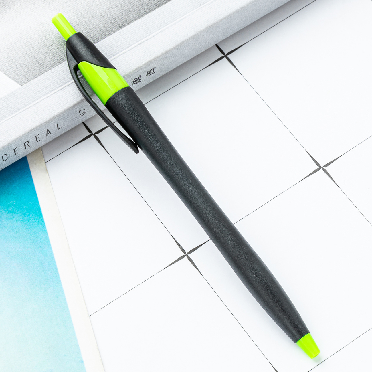 Bolígrafo de plástico multicolor con bolígrafo imprimible logo esmerilado calabaza javelina bolígrafo de publicidad barra delgada bolígrafo de promoción de regalo