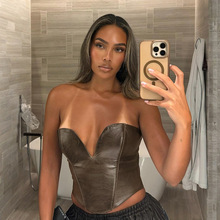 D25TP427 欧美女装秋季新款纯色休闲无袖露肩仿皮革深V抹胸短上衣