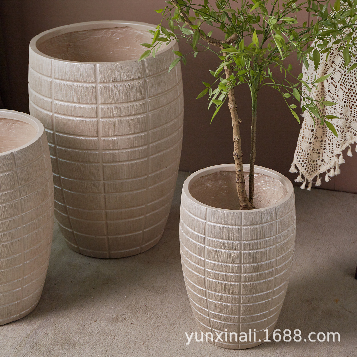 Nuevo estilo nórdico de alta sensación de magnesio de barro creativo en relieve de alta profundidad maceta interior centro comercial helechos verdes maceta especial