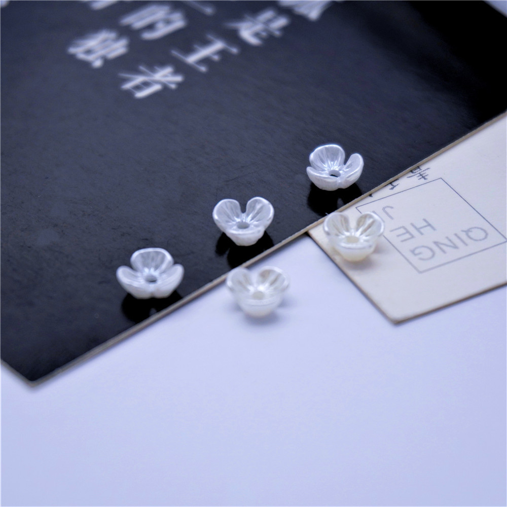 White three dimensional fake nails for manicure for nails
