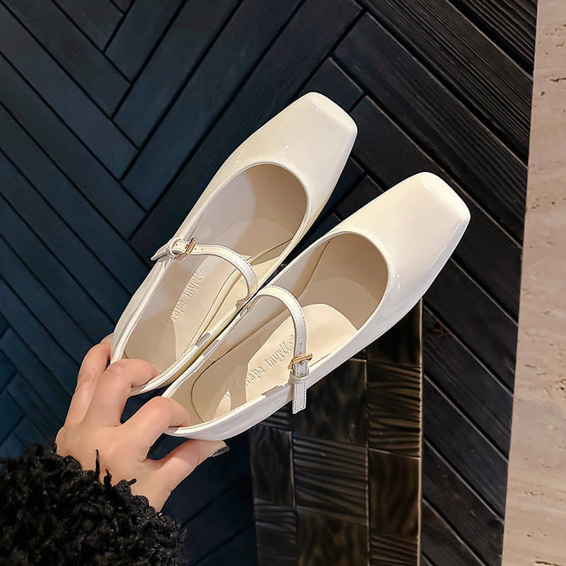 2025 nuevo estilo francés retro cuadrado hebilla de una palabra Mary Jane zapatos de mujer charol plano estilo hada ballet boca baja