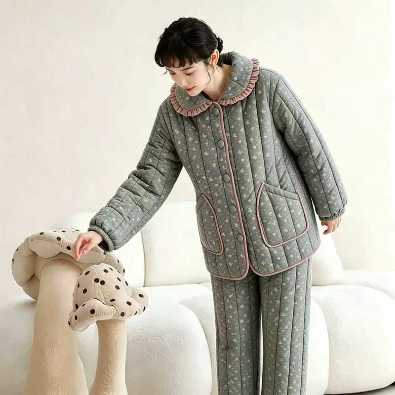 Pastoral floral three-layer quilted pajamas with turn-down collar and lace, loose-fitting women's home wear, direct from the factory (Long)
