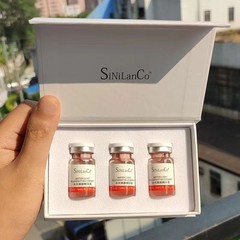ピンクの水の光のエネルギーは肌の色を明るくして保湿します。