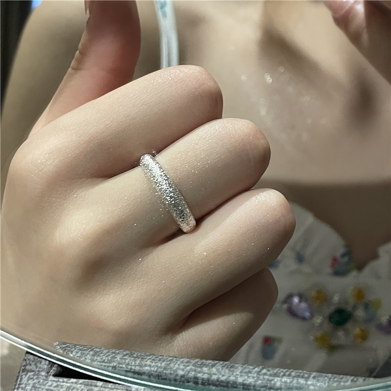 Koreanischer Modischer Nischen-metall-silber-pigment Ring Matti Erter Ring Weiblich 2021 Neuer Stil Gezeiten Netz Roter Zeigefinger Ring Ring display picture 4